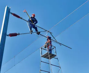 铁路大桥上飞舞的“蝴蝶姑娘”