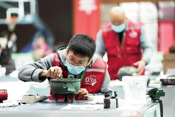 升学还是就业？ 职校生的“下一步”拓宽了