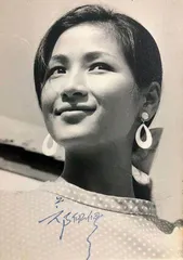 郑佩佩:何止“回首一笑七十年”1