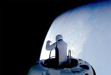 SpaceX跨出商业航天载入史册的一步