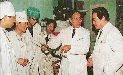 泌尿外科“战舰”,这样铸就1