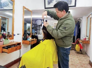 不起眼的“剃头店”,藏着真正的市井烟火4