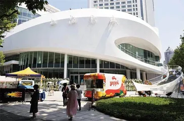 青年新锐导演,正通过上影节走向世界1