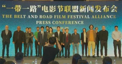 青年新锐导演,正通过上影节走向世界3