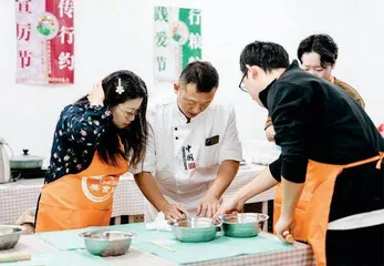 上海,夜校打败“灯红酒绿”4