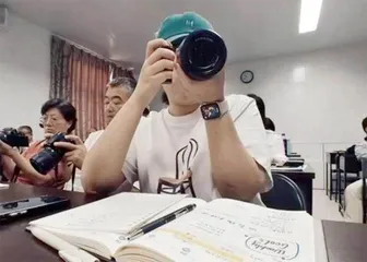 上老年大学的年轻人,图个啥?1