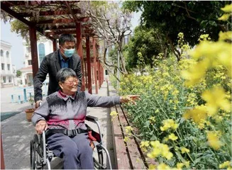 汇爱义工团，为老人送去冬日暖阳
