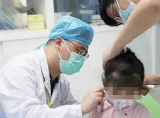 诊室里,来了濒临崩溃的年轻父母3