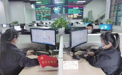 110接警员：一天内呼入9万通求助电话，跨江血透、老人过世……
