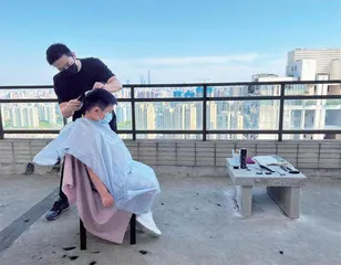 疫情封控下的“邻里关系”