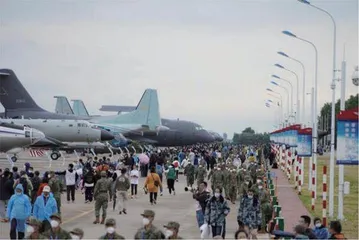 现场观看作战飞机表演4