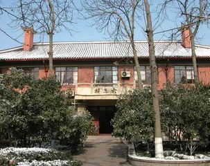 漫步百年校园,阅读上海城市文脉1