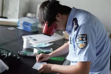 “猎毒人”提醒:你吃的减肥药可能也是毒品!2