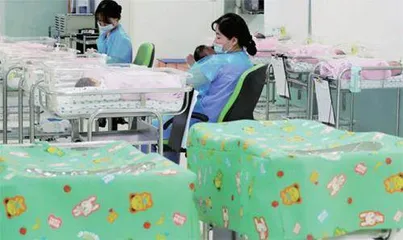 韩国⼉科资源不足困扰年轻夫妇