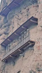 拉梢寺⽯窟留存了令⼈惊叹的摩崖浮雕佛像13