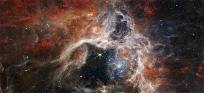 打开天⽂数据的“闸⻔”⻙伯太空望远镜每天收集超50GB数据1