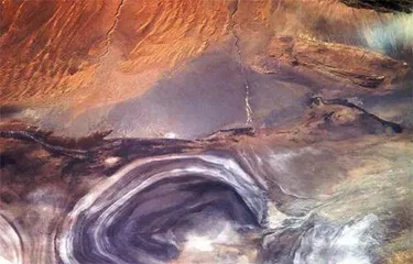 ⾹消⽟殒终有时：拉奎尔·⻙尔奇⼀代好莱坞著名⼥星