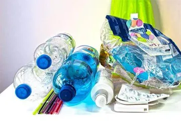最快二十四小时内完全降解塑料!德克萨斯大学团队通过机器学习开发全新PET⽔解酶2