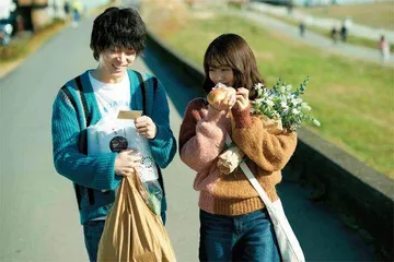 《花束般的恋爱》：毁掉爱情的究竟是什么