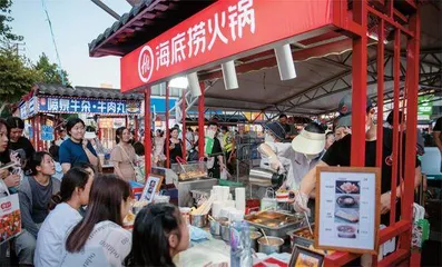 海底捞演唱会“捞人”背后:餐饮品牌集体“卷”向夜经济1