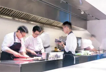从211大学退学后,他做了什么?2