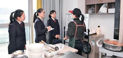 月子中心乱象频发，谁来监管怎么治理