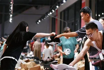 安踏、李宁的新“国潮”梦2