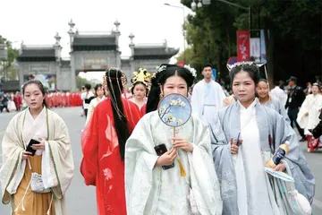 汉服破圈之后: 网红、国潮,还是其他1
