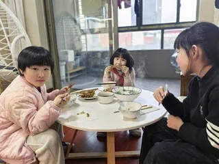 “我们是战友”当两位单亲妈妈选择共居3
