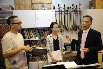 高胡大师余其伟做广东音乐交流的桥梁1
