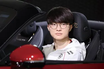 BLG全华班饮恨，“大魔王”Faker斩获第五冠1