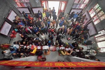 湖南凤凰新“千户苗寨”2
