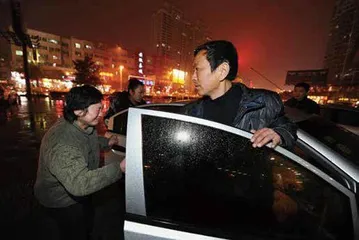 拆除“合肥第一烂尾楼”6