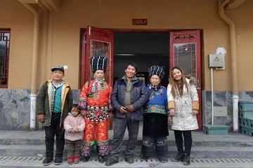 湖南凤凰新“千户苗寨”5