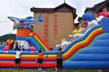 湖南凤凰新“千户苗寨”9