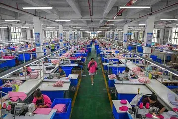 湖南凤凰新“千户苗寨”10