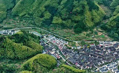走进榉溪村里的孔氏家庙