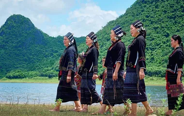 东方织娘：千年黎锦重生之路