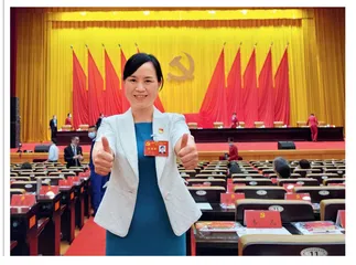 庞茜：披上白衣，为爱逆行