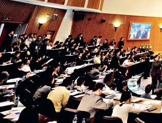 坚持“九二共识”推动两岸关系和平发展