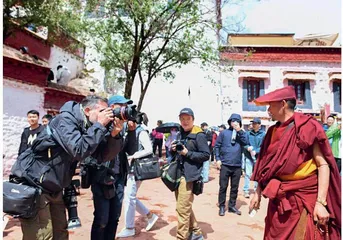 向世界讲好新时代西藏故事