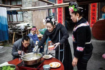 深山里的苗绣“守艺人”2