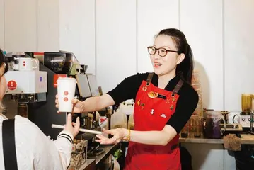 欠债的戴威和陆正耀再创业为什么都去卖咖啡1