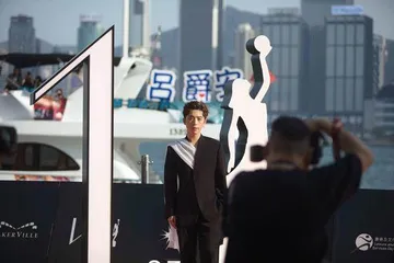 “你知不知道,我等到花儿都谢了”2