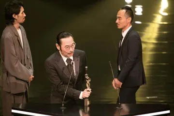 “你知不知道,我等到花儿都谢了”9