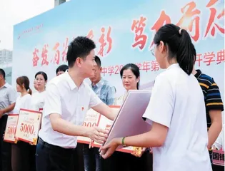 邹华：“中国好人”的20年公益路