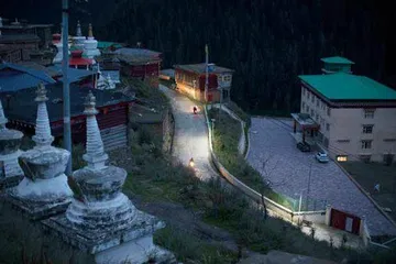 唐卡短旅 在新旧交织中自我追寻11
