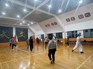 涌入夜校的年轻人1