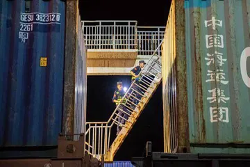 走近霍尔果斯“守关人”4