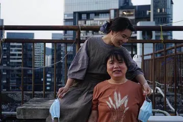 理解妈妈,在她成为一名保洁员后1
